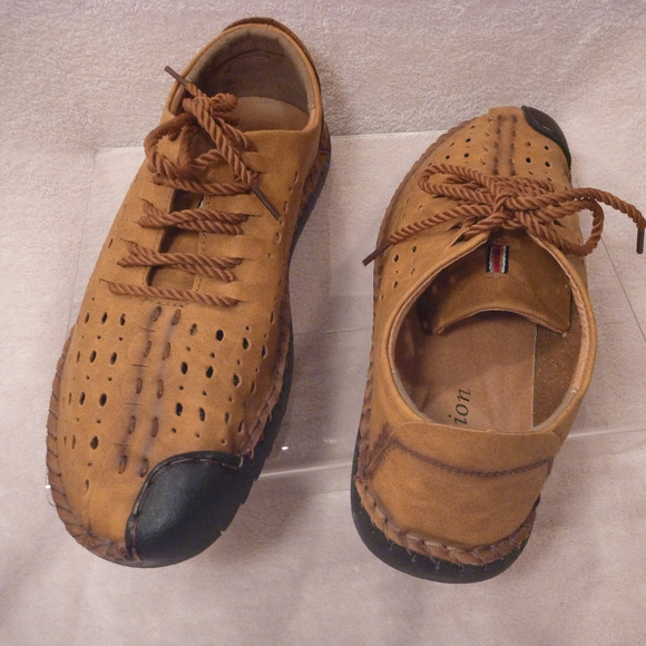 Sandals Men 9.5 Exclusive Moccasins Loafers Comfort Soft Perforated - Picture 2 of 8